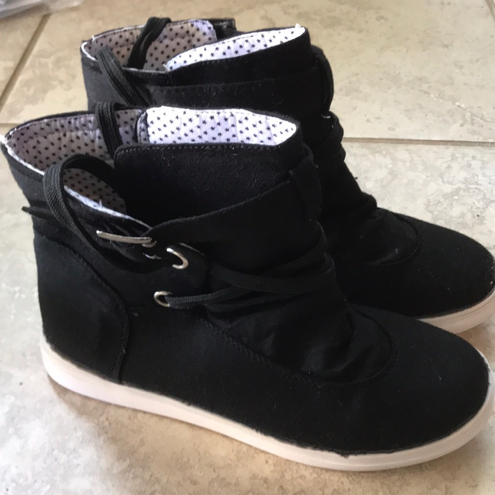 Black shoes